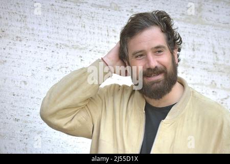 Roma, Italien. 20. April 2022. Tommaso Paradiso nimmt an der Fotoaufnahme des Films Sulle Nuvole im Space Cinema Moderno in Rom Teil, (Italien) 20.. April 2022 Quelle: dpa/Alamy Live News Stockfoto