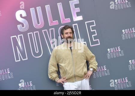 Roma, Italien. 20. April 2022. Tommaso Paradiso nimmt an der Fotoaufnahme des Films Sulle Nuvole im Space Cinema Moderno in Rom Teil, (Italien) 20.. April 2022 Quelle: dpa/Alamy Live News Stockfoto