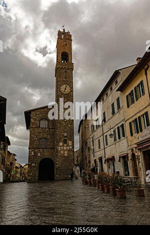 Straße und Palast der Priors Montalcino Stockfoto