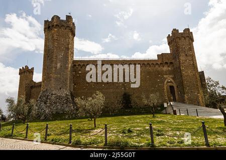 Altes Schloss in Montalcino Stockfoto