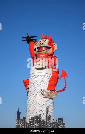 Badalona, Barcelona, España; 05 05 2021: Berühmte Dimoni en les Festes de Maig en Badalona. Stockfoto