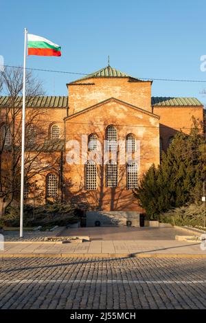 Denkmal des unbekannten Kriegers zum Gedenken an die bulgarischen Soldaten, die in Kriegen in der Sophienkirche in Sofia, Bulgarien, ihr Leben verloren haben Stockfoto