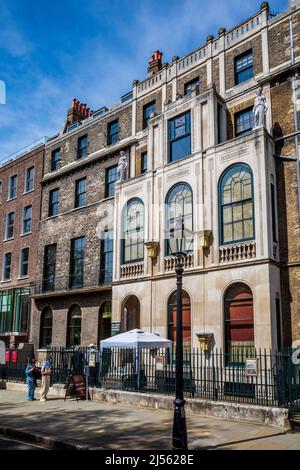 Sir John Soane's Museum in 14 Lincoln's Inn Fields, Central London. Museum im ehemaligen Wohnhaus des neoklassizistischen Architekten John Soane. Gegründet 1837. Stockfoto