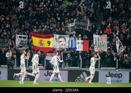 Turin, Italien. 20. Apr, 2022. Während des italienischen Pokals, Coppa Italia, Halbfinale 2.-Bein-Fußballspiel zwischen Juventus FC und ACF Fiorentina am 20. April 2022 im Allianz Stadion in Turin, Italien Quelle: Independent Photo Agency/Alamy Live News Stockfoto