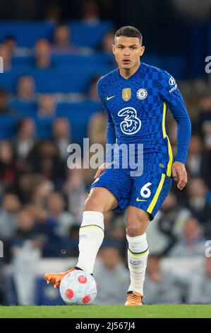 London, Großbritannien. 20. April 2022. Thiago Silva von Chelsea während des Premier League-Spiels zwischen Chelsea und Arsenal in Stamford Bridge, London, England am 20. April 2022. Foto von Salvio Calabrese. Nur zur redaktionellen Verwendung, Lizenz für kommerzielle Nutzung erforderlich. Keine Verwendung bei Wetten, Spielen oder Veröffentlichungen einzelner Clubs/Vereine/Spieler. Kredit: UK Sports Pics Ltd/Alamy Live Nachrichten Stockfoto