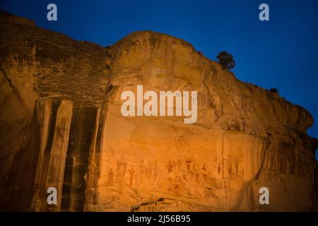 Die Steinkunsttafel des Sego Canyon in Utah wurde von den Menschen der archaischen Kultur im Stil des Barrier Canyon zwischen 1.500 und 4.000 gemalt Stockfoto