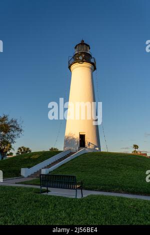 Der Leuchtturm von Port Isabel wurde 1852 auf Point Isabel in Port Isabel, Texas, aus Ziegelsteinen erbaut. Sie ist 82 Meter groß. Stockfoto