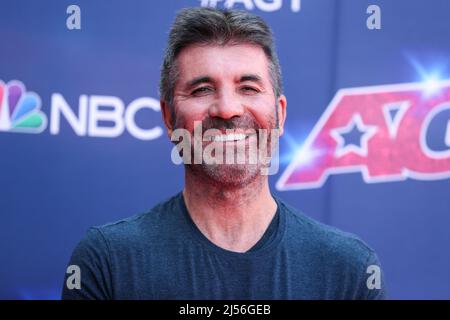 Pasadena, Usa. 20. April 2022. PASADENA, LOS ANGELES, KALIFORNIEN, USA - 20. APRIL: Simon Cowell, der englische Fernseherpersönlichkeit, kommt zur „America's Got Talent“-Saison 17 des Red Carpet von NBC, die am 20. April 2022 im Pasadena Civic Auditorium in Pasadena, Los Angeles, Kalifornien, USA, stattfand. (Foto von Xavier Collin/Image Press Agency) Quelle: Image Press Agency/Alamy Live News Stockfoto