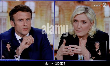 MACRON UND LE PEN IN DER PRÄSIDENTSCHAFTSDEBATTE IM FERNSEHEN Stockfoto