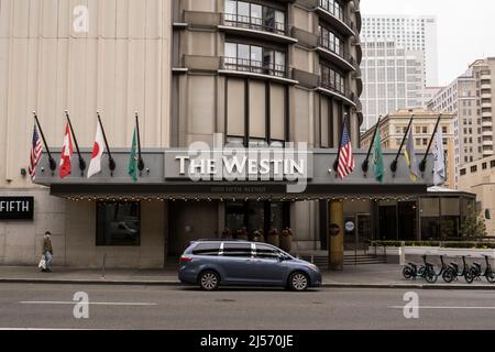 Seattle, USA. 20. April 2022. Spät am Tag das Westin Hotel in Westlake. Stockfoto