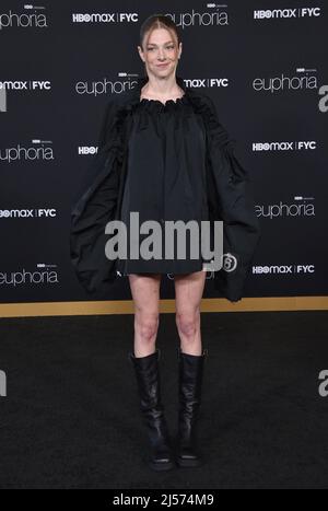 Los Angeles, CA, 20. April 2022, Hunter Schafer bei der Ankunft an der Veranstaltung „EYC“ von Los Angeles, die am 20. April 2022 im Academy Museum in Los Angeles, CA, stattfand © OConnor / AFF-USA.com Stockfoto