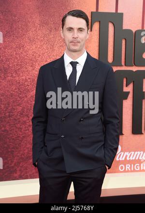 Los Angeles, USA. 20. April 2022. Matthew Goode beim Spaziergang auf dem roten Teppich bei der Los Angeles Premiere von Staffel 1 der Paramount Serie „The Offer“ in den Paramount Picturs Studios in Los Angeles, CA am 20. April 2022. (Foto von Scott Kirkland/Sipa USA) Quelle: SIPA USA/Alamy Live News Stockfoto