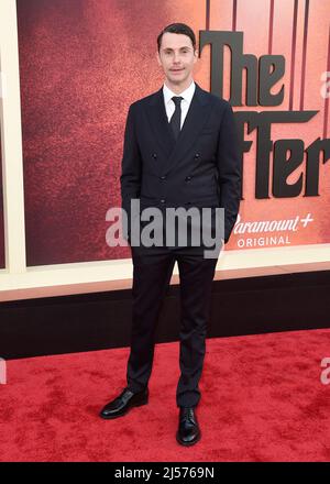 Los Angeles, USA. 20. April 2022. Matthew Goode beim Spaziergang auf dem roten Teppich bei der Los Angeles Premiere von Staffel 1 der Paramount Serie „The Offer“ in den Paramount Picturs Studios in Los Angeles, CA am 20. April 2022. (Foto von Scott Kirkland/Sipa USA) Quelle: SIPA USA/Alamy Live News Stockfoto