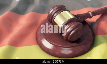 Richtergavel auf der Flagge Deutschlands und Absatzsymbol im Vordergrund Stockfoto