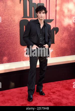 Los Angeles, USA. 20. April 2022. Anthony Ippolito beim Spaziergang auf dem roten Teppich bei der Los Angeles Premiere von Staffel 1 der Paramount Serie 'The Offer' in den Paramount Picturs Studios in Los Angeles, CA am 20. April 2022. (Foto von Scott Kirkland/Sipa USA) Quelle: SIPA USA/Alamy Live News Stockfoto