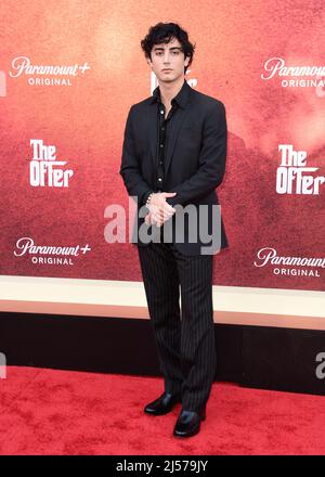 Los Angeles, USA. 20. April 2022. Anthony Ippolito beim Spaziergang auf dem roten Teppich bei der Los Angeles Premiere von Staffel 1 der Paramount Serie 'The Offer' in den Paramount Picturs Studios in Los Angeles, CA am 20. April 2022. (Foto von Scott Kirkland/Sipa USA) Quelle: SIPA USA/Alamy Live News Stockfoto