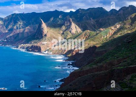 Wanderung von Taganana entlang des Weges durch das Anaga-Gebirge nach Aphur im Norden der Kanarischen Inseln Teneriffa im Februar Stockfoto