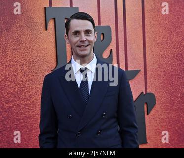 Los Angeles, Usa. 21. April 2022. Das Schauspielmitglied Matthew Goode nimmt an der Premiere der neuen Serie „The Offer“ des biografischen Dramas Paramount in den Paramount Studios in Los Angles am Mittwoch, den 20. April 2022 Teil. Storyline: Der Oscar-prämierte Produzent Albert S. Ruddy hat seine nie zuvor offenbarten Erfahrungen mit der Entstehung von 'The Godfather' (1972) gemacht. Foto von Jim Ruymen/UPI Credit: UPI/Alamy Live News Stockfoto