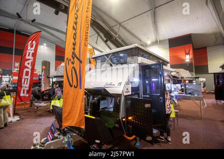 Der charakteristische Wohnwagen-Anhänger Hybrid auf der sydney Caravan and Camping Show, NSW, Australien Stockfoto