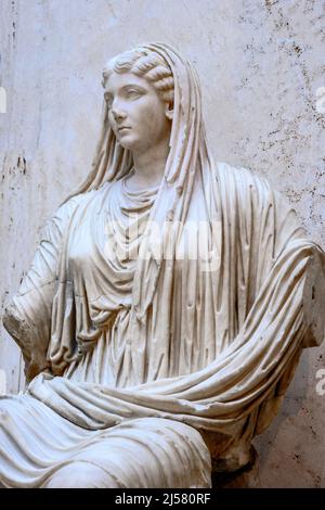 Livia Drusilla, 59 v. Chr. – 29 n. Chr., römische Kaiserin und Ehefrau des römischen Kaisers Augustus und Mutter des Tiberius. Statue aus Paestum in Italien, Jetzt in Th Stockfoto