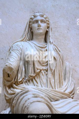 Livia Drusilla, 59 v. Chr. – 29 n. Chr., römische Kaiserin und Ehefrau des römischen Kaisers Augustus und Mutter des Tiberius. Statue aus Paestum in Italien, Jetzt in Th Stockfoto