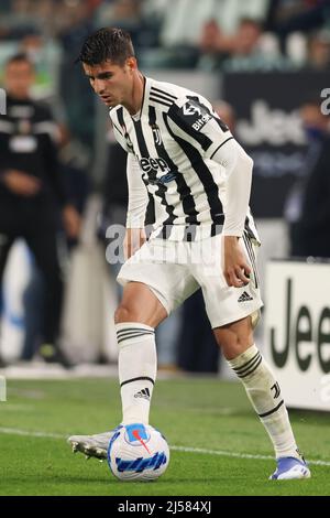 Turin, Italien, 20.. April 2022. Alvaro Morata von Juventus während des Coppa Italia-Spiels im Allianz-Stadion in Turin. Bildnachweis sollte lauten: Jonathan Moscrop / Sportimage Stockfoto