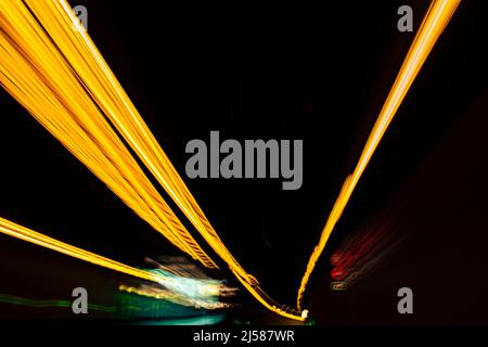 Autobahn Beleuchtung während der Fahrt als Mitzieher, München, Bayern, Deutschland Stockfoto