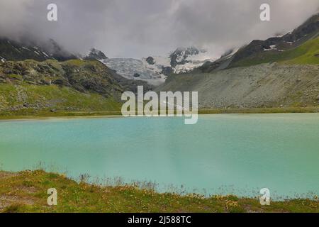 Lac de Moiry mit Moiry-Gletscher, Stausee, Grimentz, Sierre, Wallis, Schweiz Stockfoto