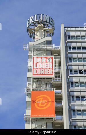 Werbung, Berliner Verlag, Berliner Kurier, Berlin Online, Geschäftsgebäude, Karl-Liebknecht-Straße, Mitte, Berlin, Deutschland Stockfoto