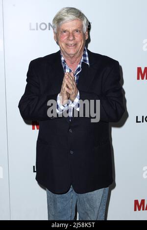 **DATEI FOTO** Robert Morse ist verstorben. LOS ANGELES, CA - 20. MÄRZ: Robert Morse bei der „Mad Men“-Saison 6 in Los Angeles, Premiere in der Director's Guild of America am 20. März 2013 in Los Angeles, Kalifornien. Quelle: MediaPunch Inc Stockfoto