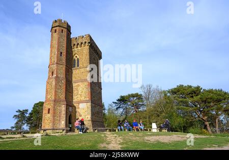 Leith Hill, Surrey, Großbritannien: Leith Hill Tower auf dem Gipfel des Leith Hill, Teil der Surrey Hills Area of Outstanding Natural Beauty. Stockfoto