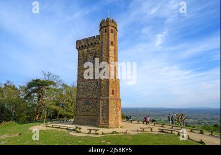 Leith Hill, Surrey, Großbritannien: Leith Hill Tower auf dem Gipfel des Leith Hill, Teil der Surrey Hills Area of Outstanding Natural Beauty. Stockfoto