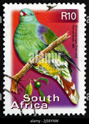 SÜDAFRIKA - UM 2000: Eine in Südafrika gedruckte Briefmarke zeigt African Green Pigeon, Treron Calvus, Bird, um 2000 Stockfoto