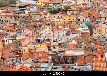 Blick auf die Stadt Bosa vom Schloss Serravalle, Sardinien, Italien Stockfoto