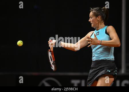 Stuttgart, Deutschland. 21. April 2022. Tennis: WTA Tour - Stuttgart, Singles, Frauen, 16. Jabeur (Tunesien) - Kasatkina (Russland). Daria Kasatkina in Aktion. Quelle: Christian Kaspar-Bartke/dpa/Alamy Live News Stockfoto