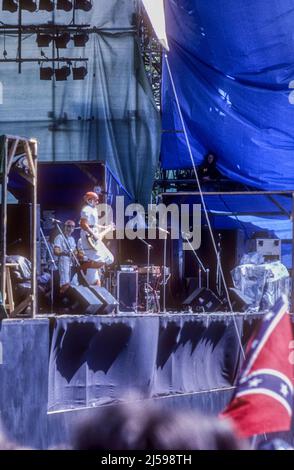 Us-amerikanische Rockband DEVO auf der Bühne in Knebworth 1978. Stockfoto