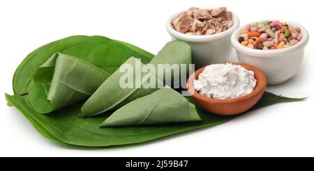 Betel Blatt und seine Gewürze Populärkultur in Südostasien Stockfoto