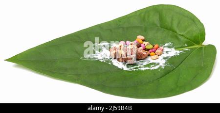 Betel Blatt und seine Gewürze Populärkultur in Südostasien Stockfoto