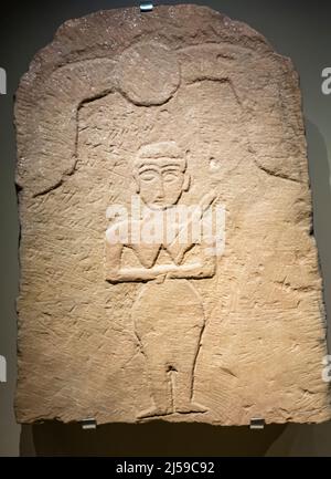 Grabstele mit Darstellung der Frau - Merolithische Periode - 300 v. Chr. - 350 n. Chr. - archäologischer Fund in der Nekropole von Nag Gamus - Grab 45 - Nubia, Ägypten Stockfoto