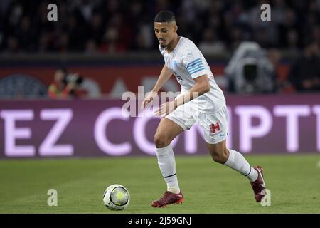 PARIS - William Saliba von Olympique de Marseille während des Spiels der französischen Ligue 1 zwischen Paris Saint-Germain und Olympique Marseille am 17. April 2022 im Parc des Princes in Paris, Frankreich. ANP | Niederländische Höhe GERRIT AUS KÖLN Stockfoto