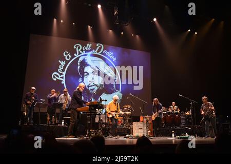 20. April 2022, Virginia Beach, Virginia, USA: LITTLE FEAT bringt Folk und Blues für die Leute im Sandler Center in Virginia Beach, Virginia 20. April 2022. Â© Jeff Moore (Bildquelle: © Jeff Moore/ZUMA Press Wire) Stockfoto