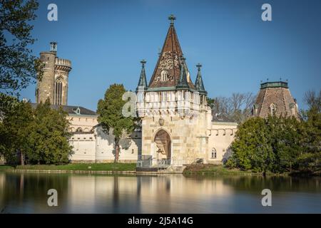 Die Schlösser von Laxenburg befinden sich in der Gemeinde Laxenburg in Niederösterreich Stockfoto