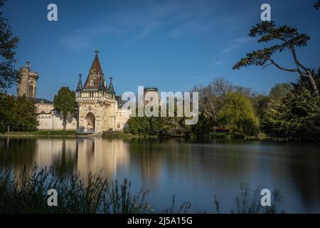 Die Schlösser von Laxenburg befinden sich in der Gemeinde Laxenburg in Niederösterreich Stockfoto