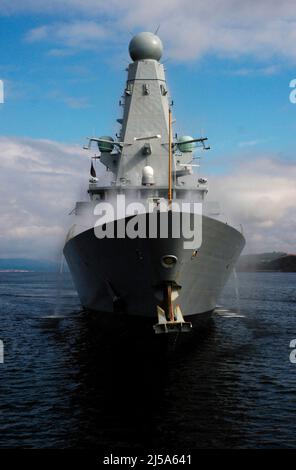 AJAXNETPHOTO. 1. MAI 2008, LARGS, SCHOTTLAND. - NEUER TYP 45 ZERSTÖRER WAGT (NOCH NICHT HMS) AUF SEE-TRIALS - NASS-DOWN NACH NUKLEAREM ANGRIFF DEMO. FOTO: JONATHAN EASTLAND/AJAX REF:RD280105 1529 Stockfoto