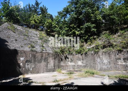 PLUTONIUM 241: Diese Mörserbatterien in Fort Hancock gehörten zu den ersten im Endicott-Stil gebauten, die im Ersten Weltkrieg zur Verteidigung gegen Angriffe auf dem Seeweg verwendet wurden. Stockfoto