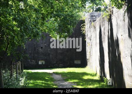 PLUTONIUM 241: Diese Mörserbatterien in Fort Hancock gehörten zu den ersten im Endicott-Stil gebauten, die im Ersten Weltkrieg zur Verteidigung gegen Angriffe auf dem Seeweg verwendet wurden. Stockfoto