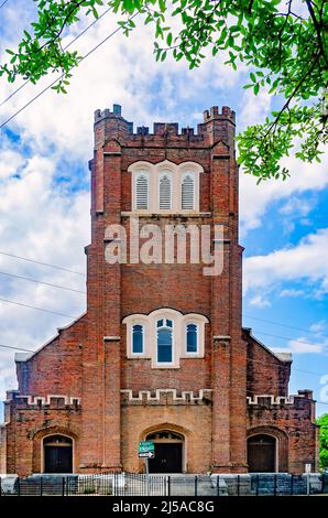 Die katholische Kirche St. Josephs ist am 15. April 2022 in Mobile, Alabama, abgebildet. Die neugotische Kirche wurde 1907 erbaut. Stockfoto