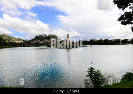 Monument aux Morts in Lake Anosy in Antananarivo, Madagaskar. Stockfoto