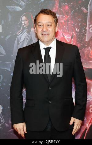 Berlin, Deutschland. 21. April 2022. Regisseur Sam Raimi ist bei der Fotoaufnahme des Films „Doctor Strange in the Multiverse of Madness“ im Ritz-Carlton Hotel. Quelle: Gerald Matzka/dpa/Alamy Live News Stockfoto