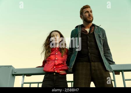 EMILY BROWNING und PABLO SCHREIBER in AMERICAN GODS (2017), Regie BRYAN FULLER. Kredit: STARZ / Album Stockfoto